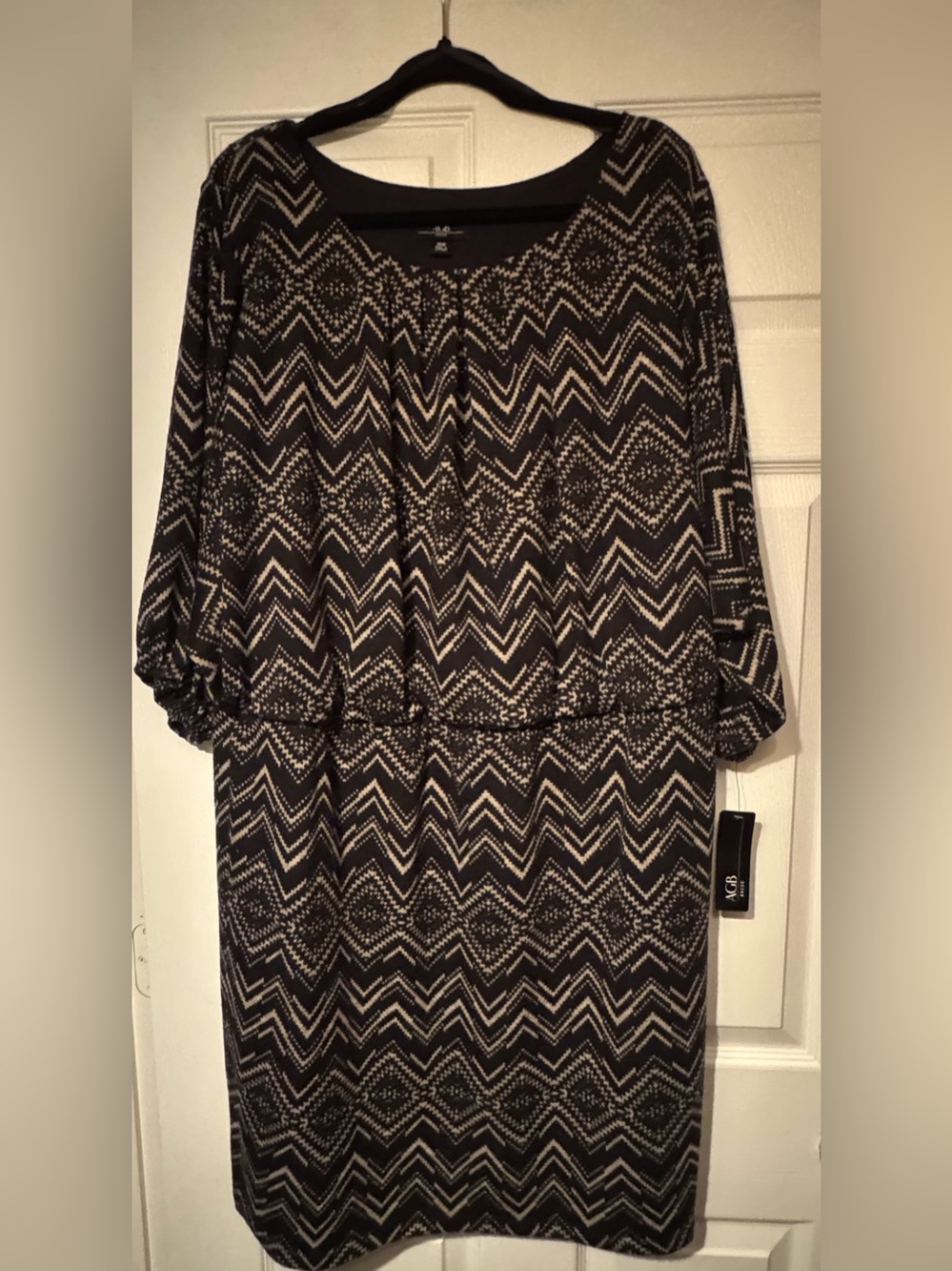 NWT AGB Sz 16W Black and Cream Chevron Knit Dress w/ dolman sleeves